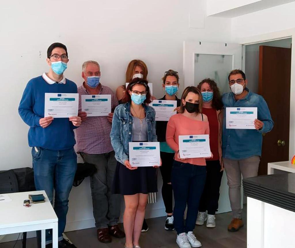 Entrega de diplomas do curso de limpeza hospitalaria que COGAMI impartiu en Pontevedra