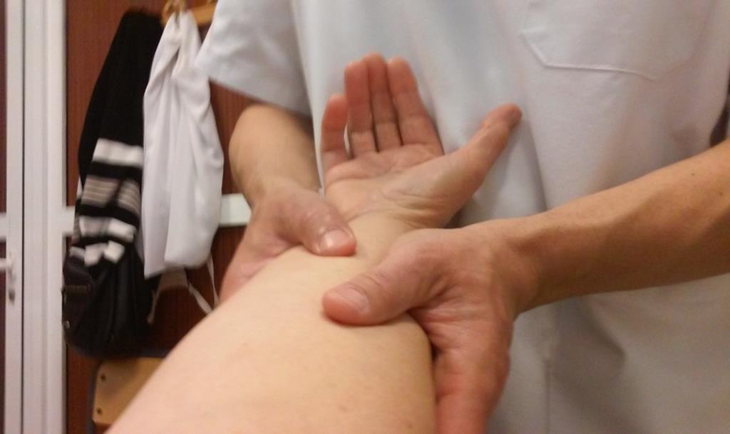 AGL desenvolve un servizo de fisioterapia especializado a través da X Solidaria