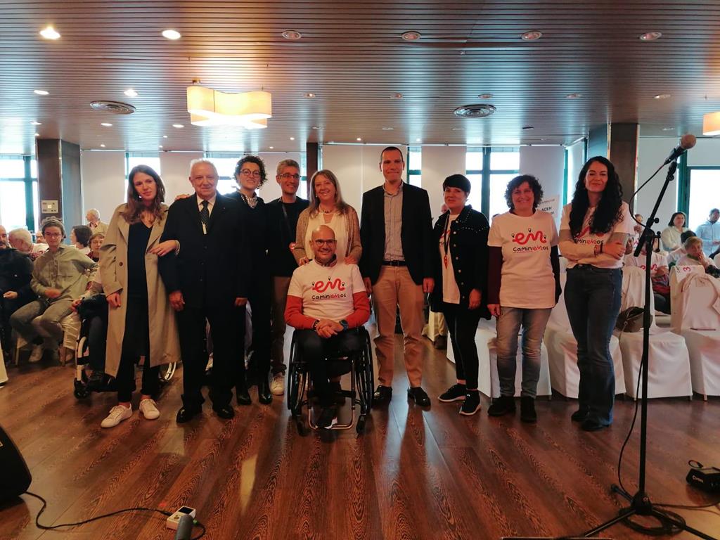 `CaminEMos pola esclerose múltiple´ pecha a campaña en Santiago a ritmo de música co grupo Los Mecánicos