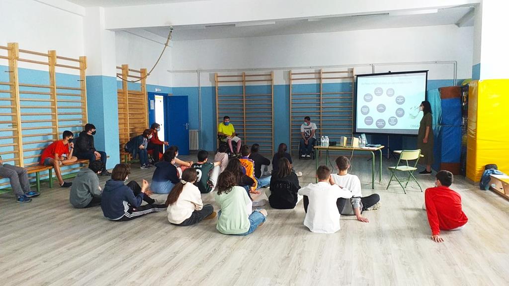 COGAMI sensibiliza ao alumnado do CPI Cova Terreña de Baiona sobre a prevención de lesións medulares