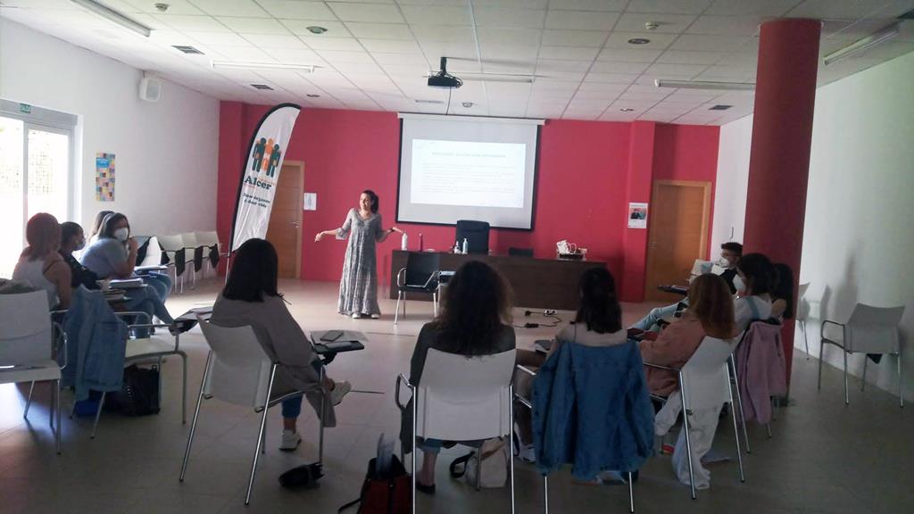 Obradoiros de mellora de relacións profesional-paciente impartidos por Federación Alcer Galicia e a Escola Galega de Saúde