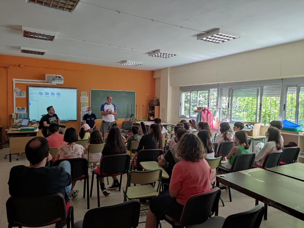 O programa de atención integral da asociación Amizade beneficia a máis de oitenta persoas con discapacidade