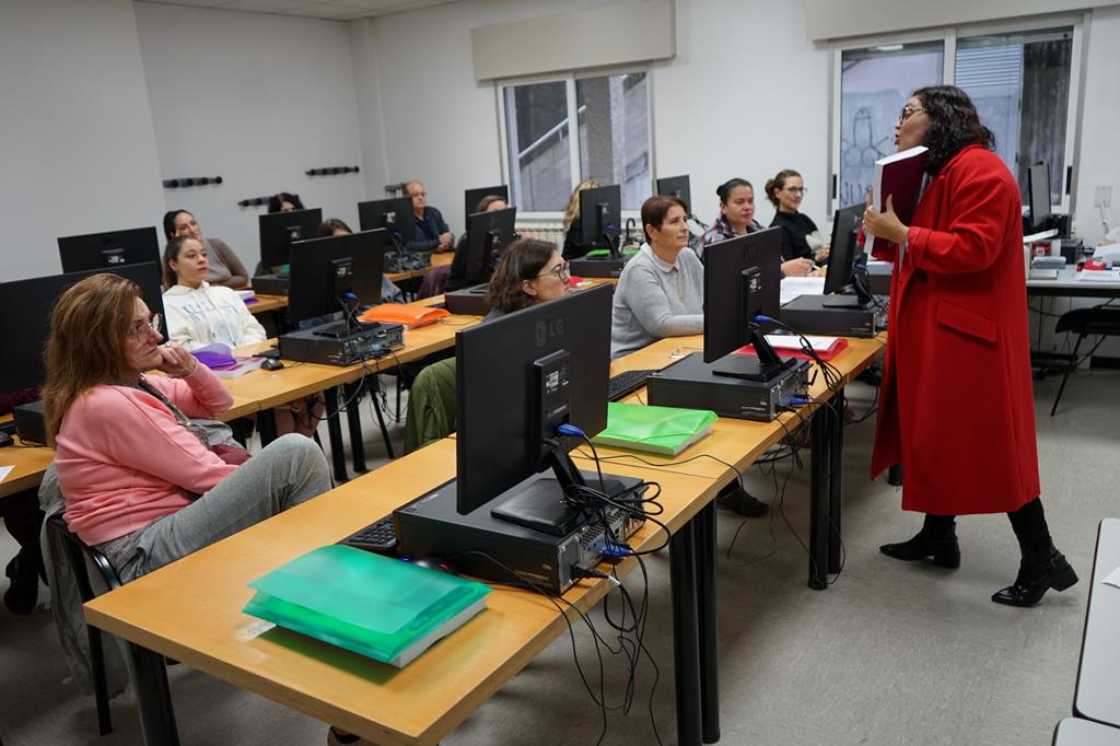 COGAMI inicia curso de servizos administrativos e xerais en Santiago