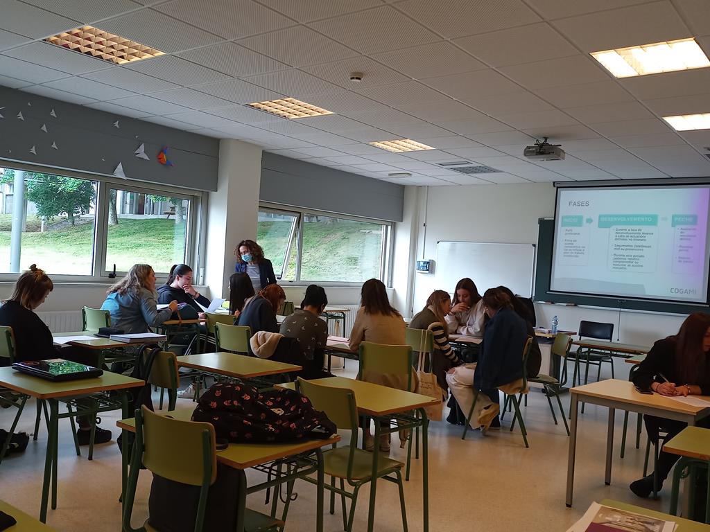 O servizo de emprego de COGAMI presenta a súa actividade no CIFP Compostela